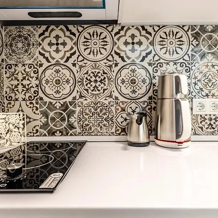 Peaceful Flat W Garden View Balcony In Kadikoy דירה