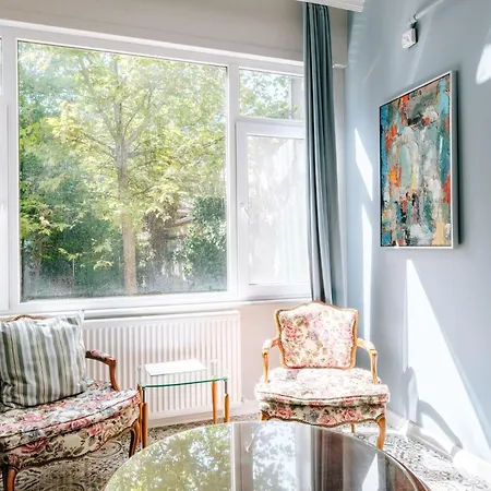 Peaceful Flat W Garden View Balcony In Kadikoy Apartment *