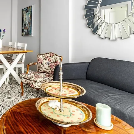 Peaceful Flat W Garden View Balcony In Kadikoy Apartamento